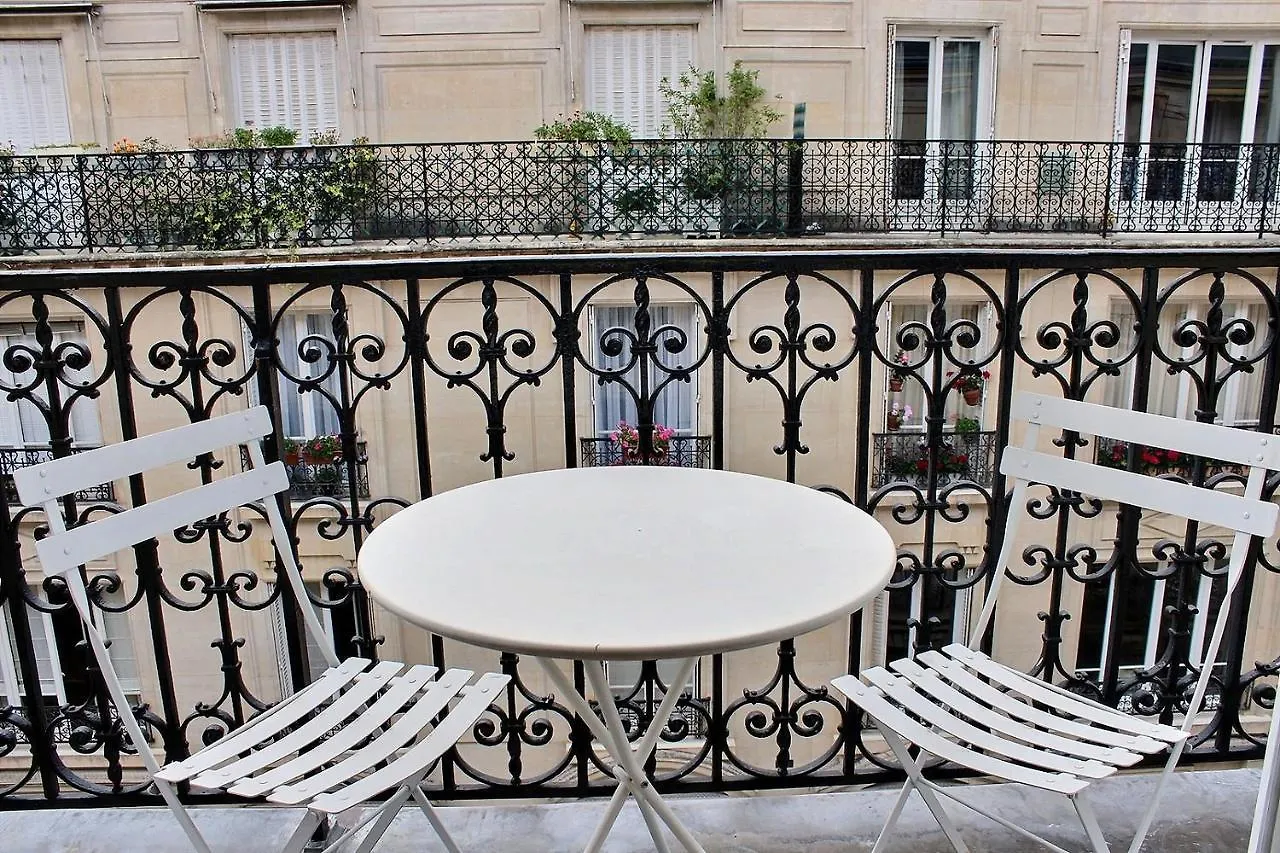 116480 - Appartement 4 Personnes Passy Paris 0*,  Frankrig